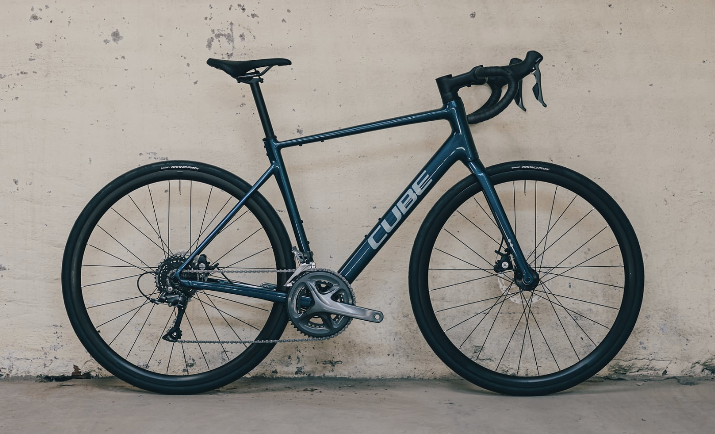CUBE ATTAIN SL HPA53サイズ　ペダル・シューズ付き CUBE ATTAIN PRO - NAUTICA 'N' PRISM - 56CM — The Cycle Emporium